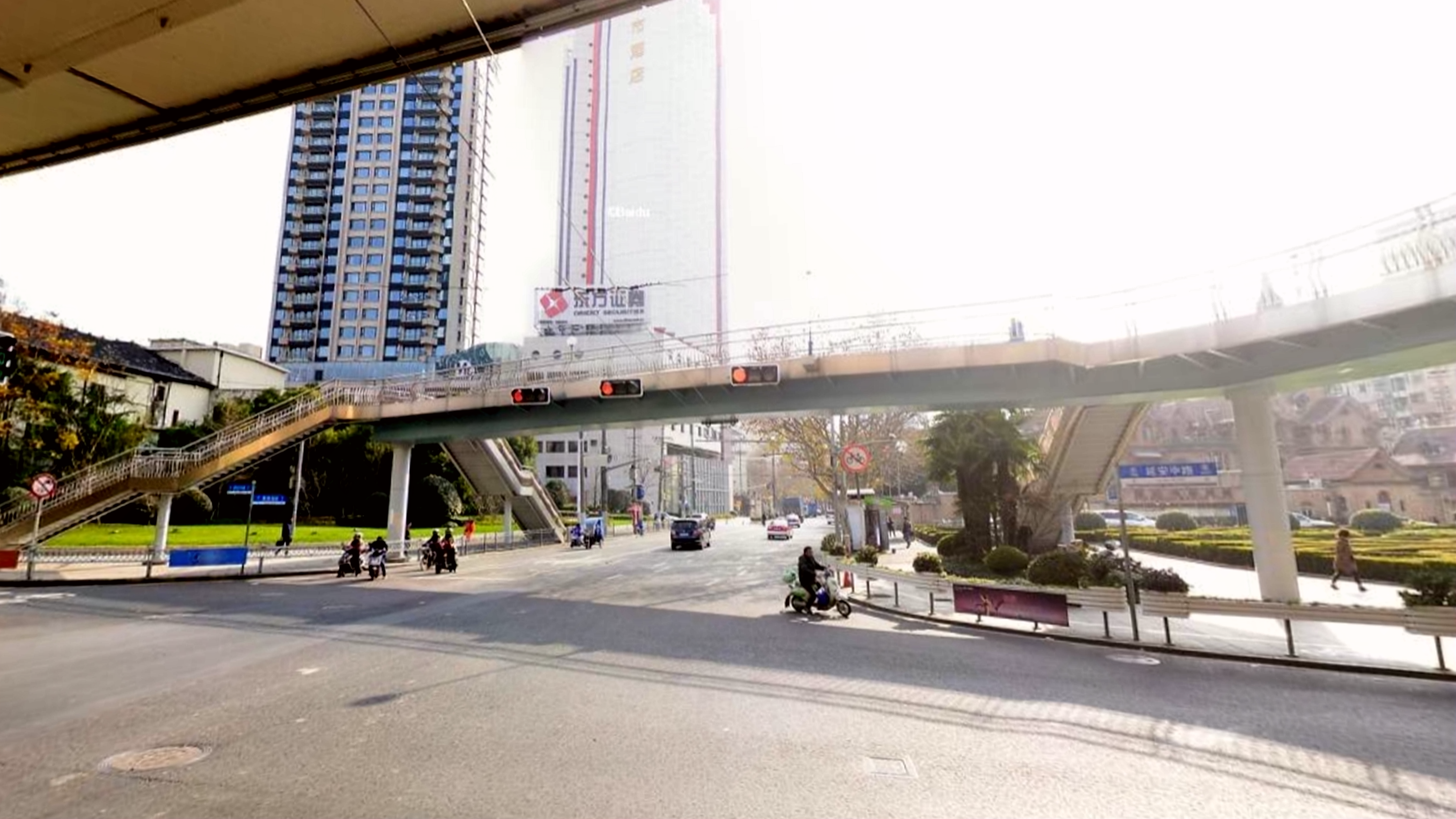 陕西南路延安中路天桥