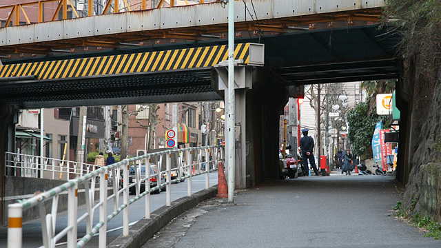 代代木一丁目小田急铁道下
