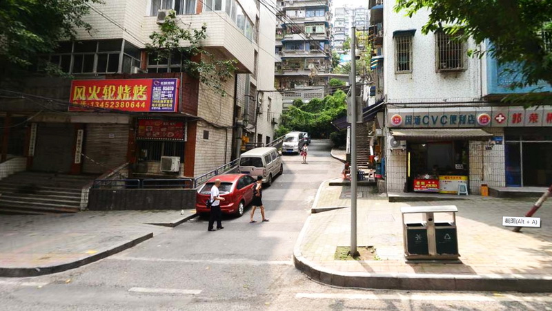 华一坡停车场