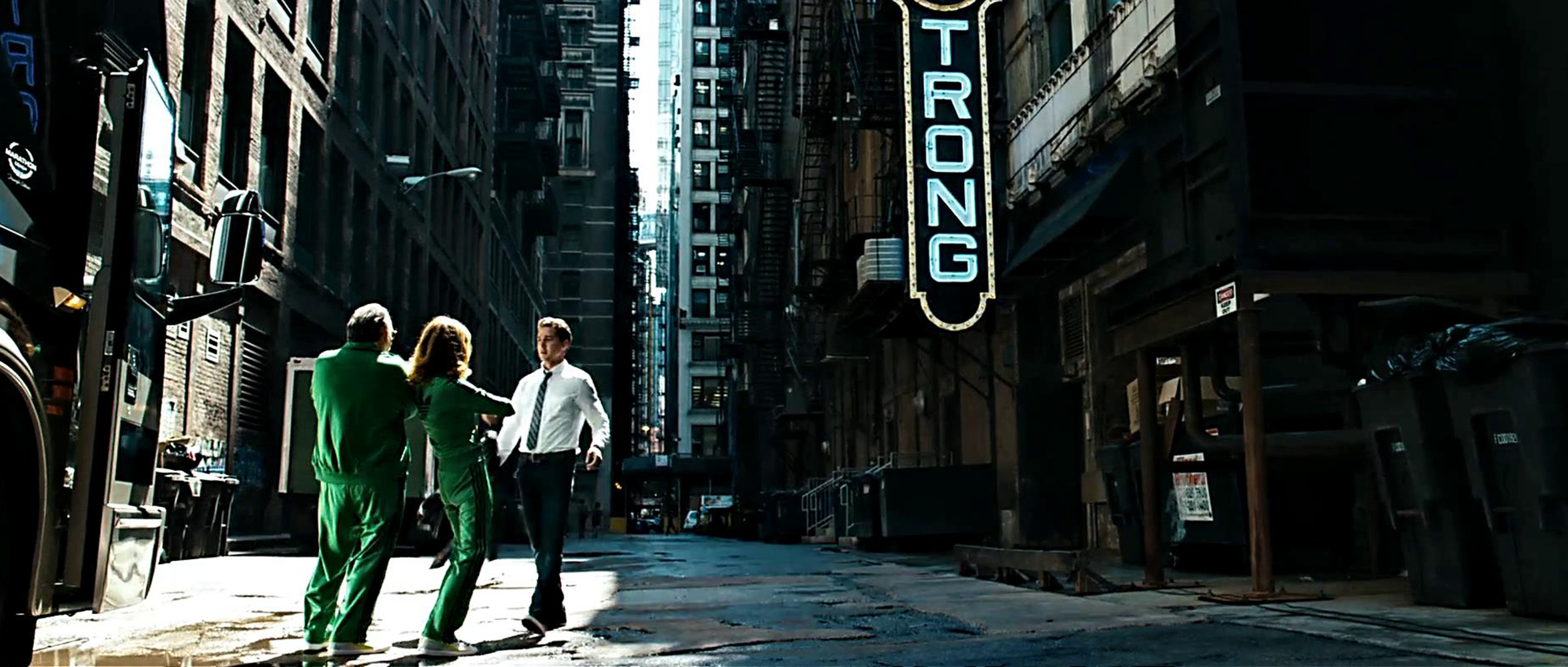 山姆卡莉家门外