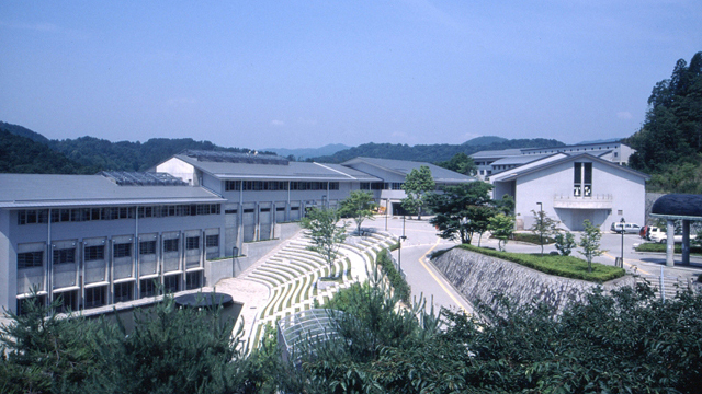 京都精华大学