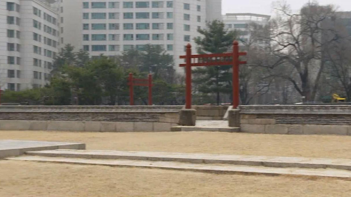 母女逛公园