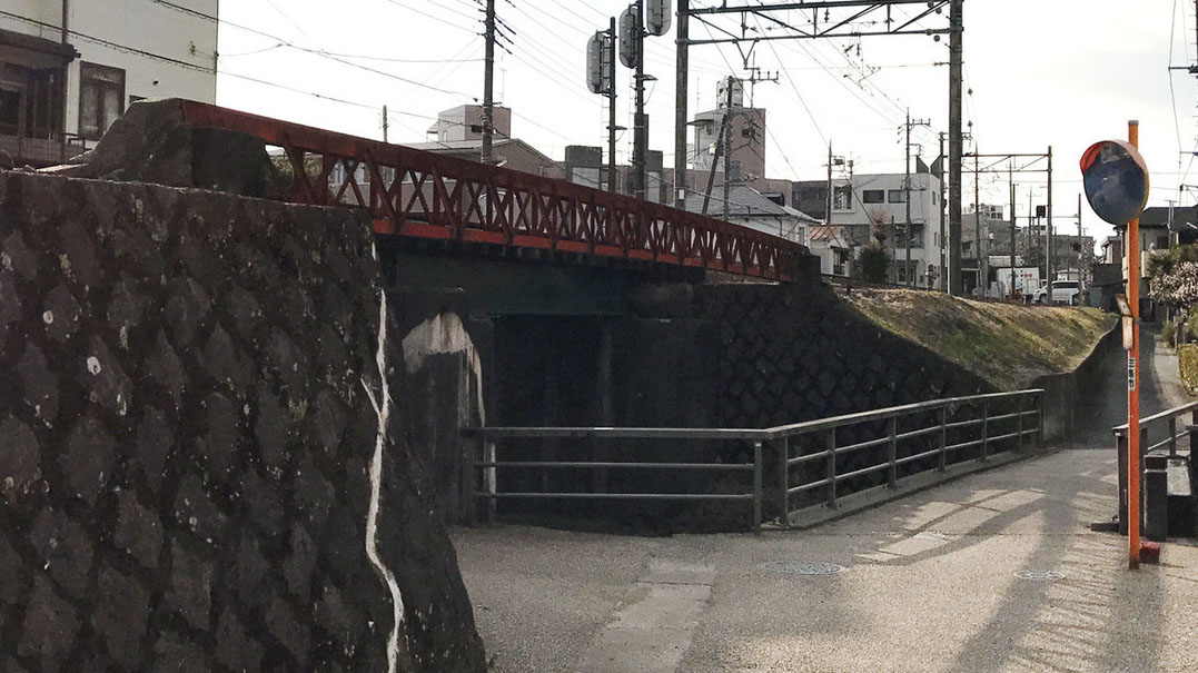 三岛田町站西侧铁桥
