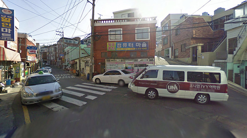 卧帜路和青鹤西路交叉口