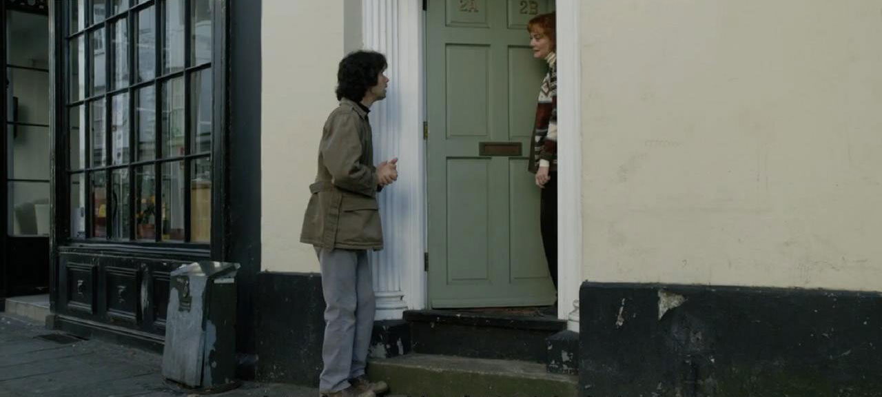 带狗狗散步