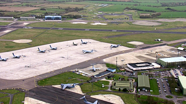 皇家空军布里兹诺顿基地