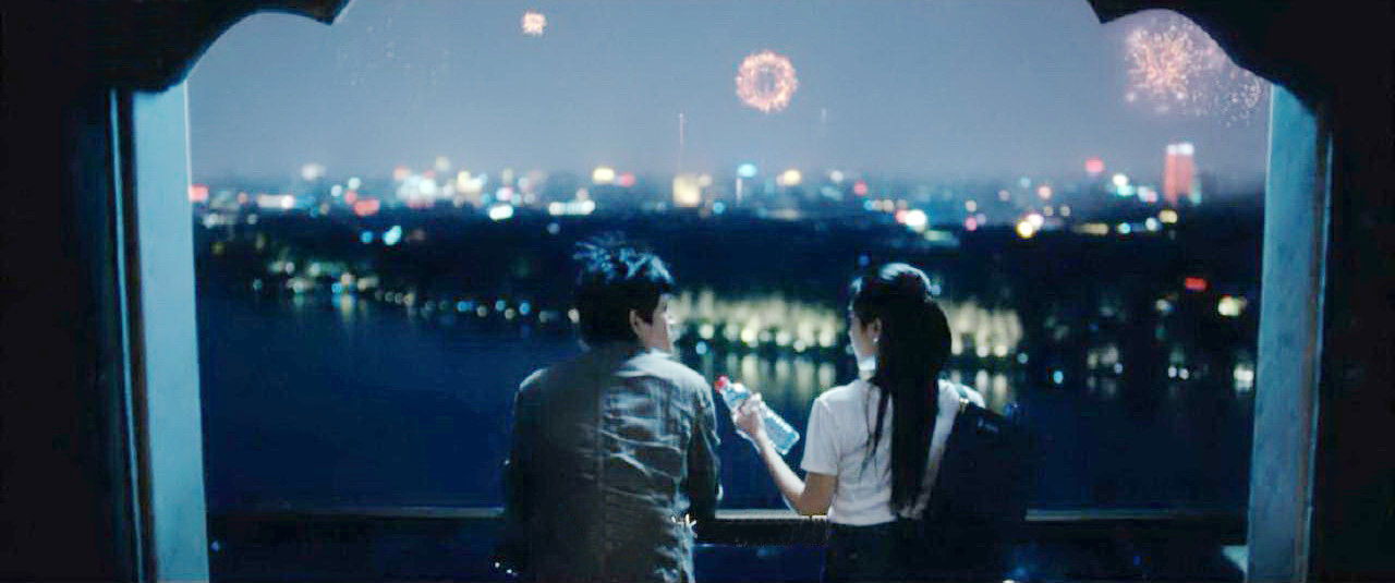 远眺西湖夜景
