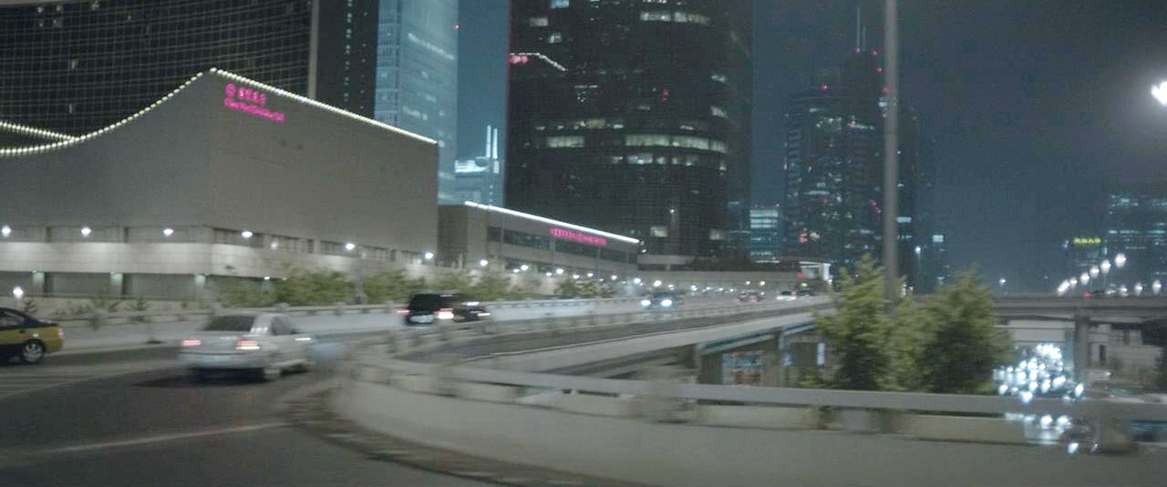 魏依然带黄小仙去新天地