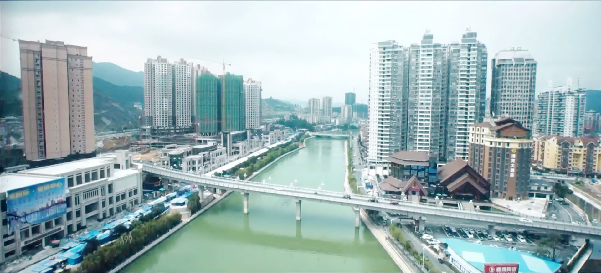 波仔赶往西山大桥的路上
