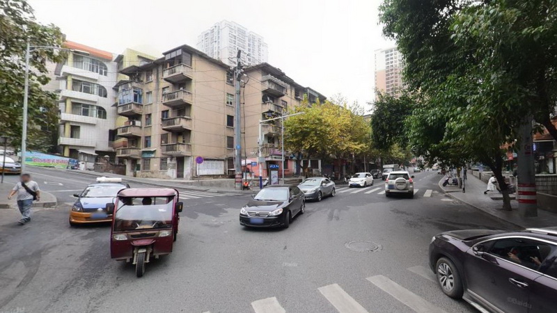 民族路与普安路交叉口
