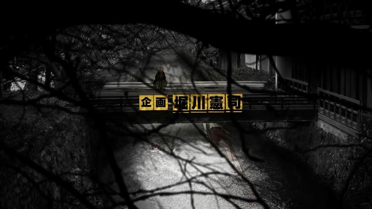 红玉老师端坐桥上