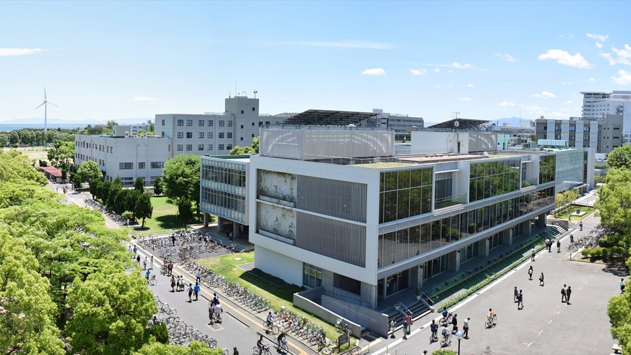 三重大学