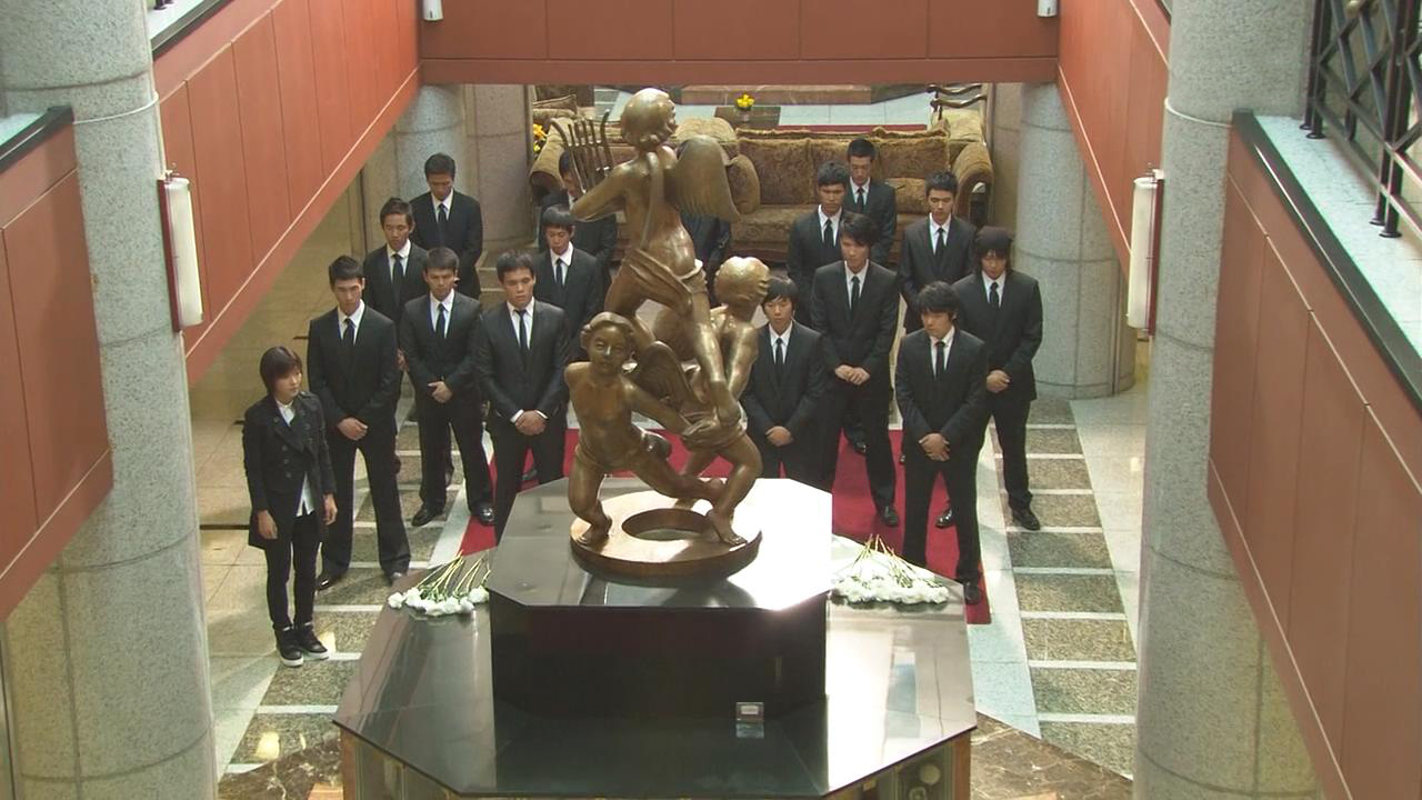 罗琳祭扫前辈/父亲的墓园