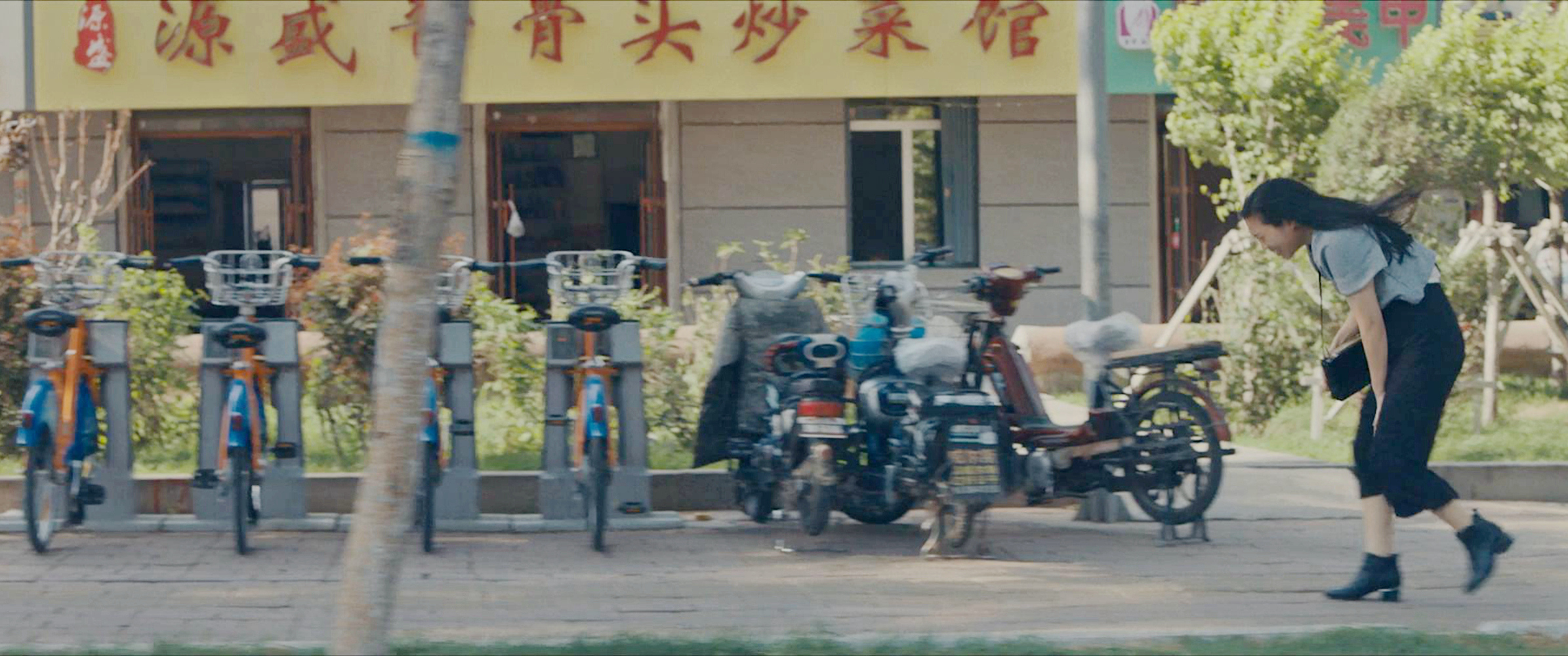 碧莉跑去医院