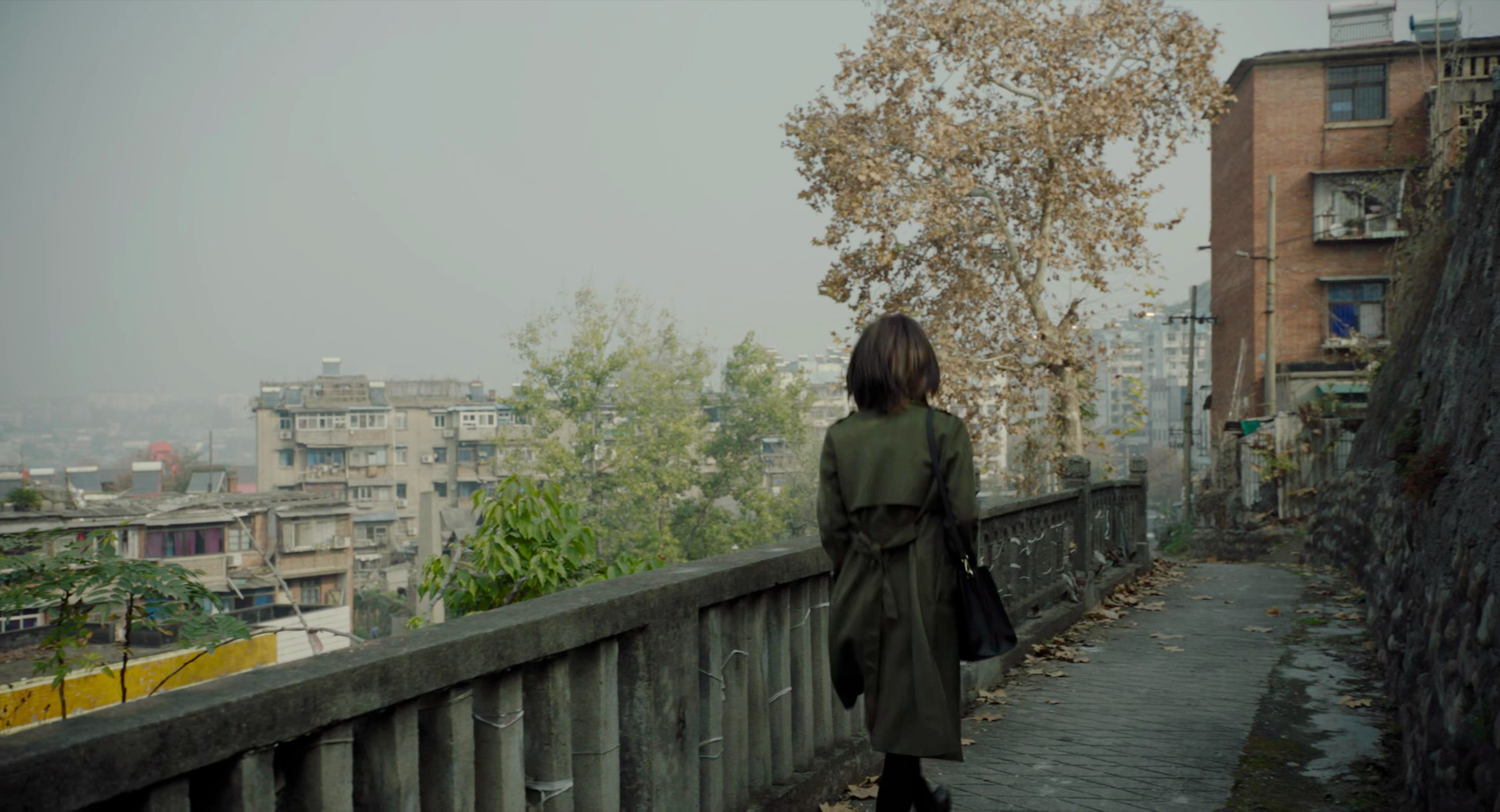 何晓芬家附近