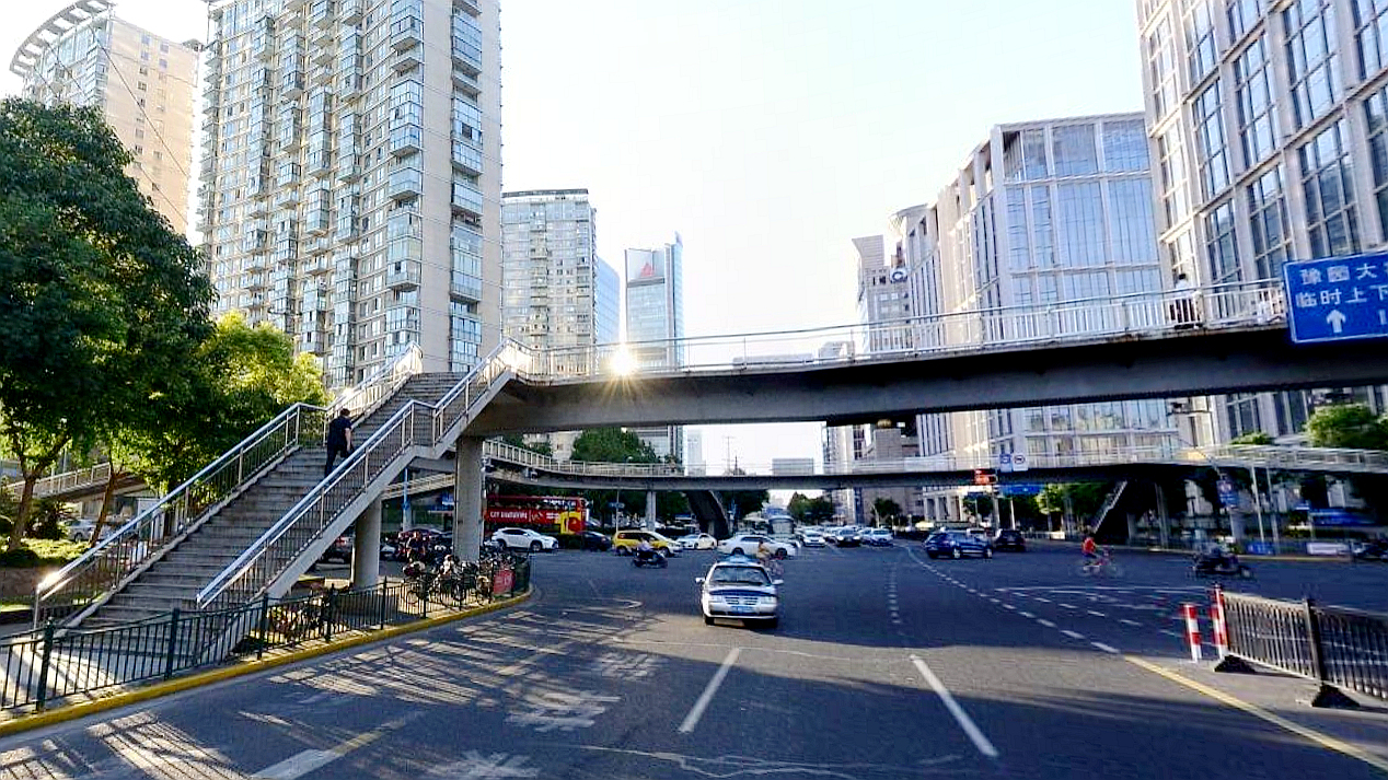 复兴东路中山南路人行天桥