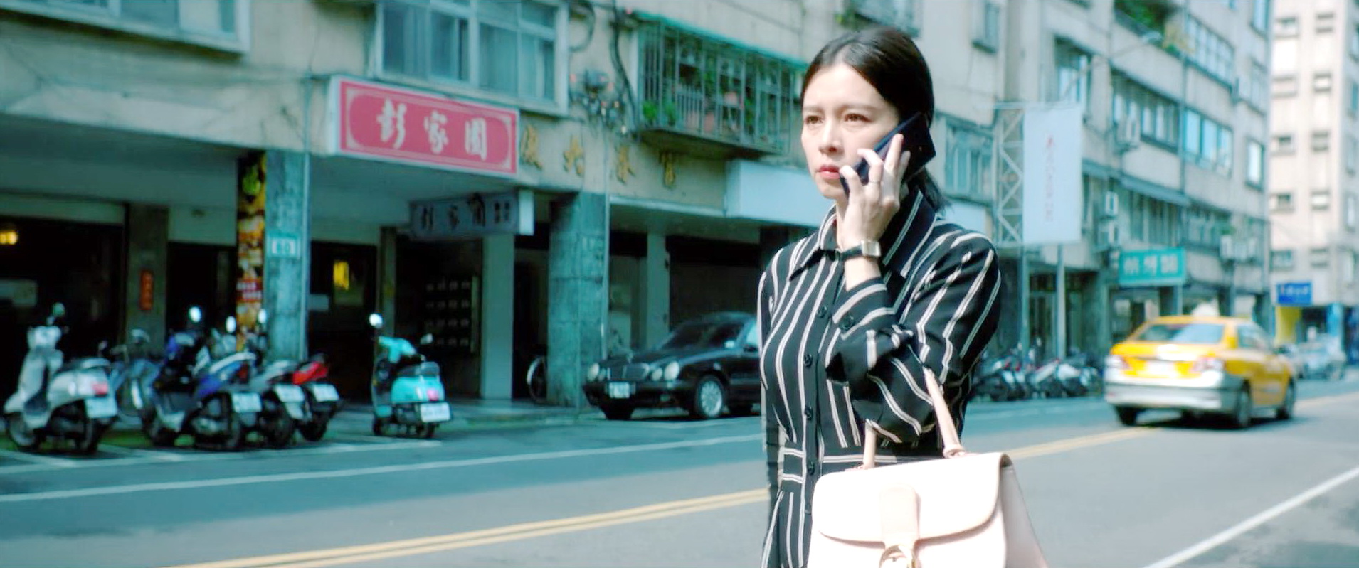 陈宛瑜给女儿打电话