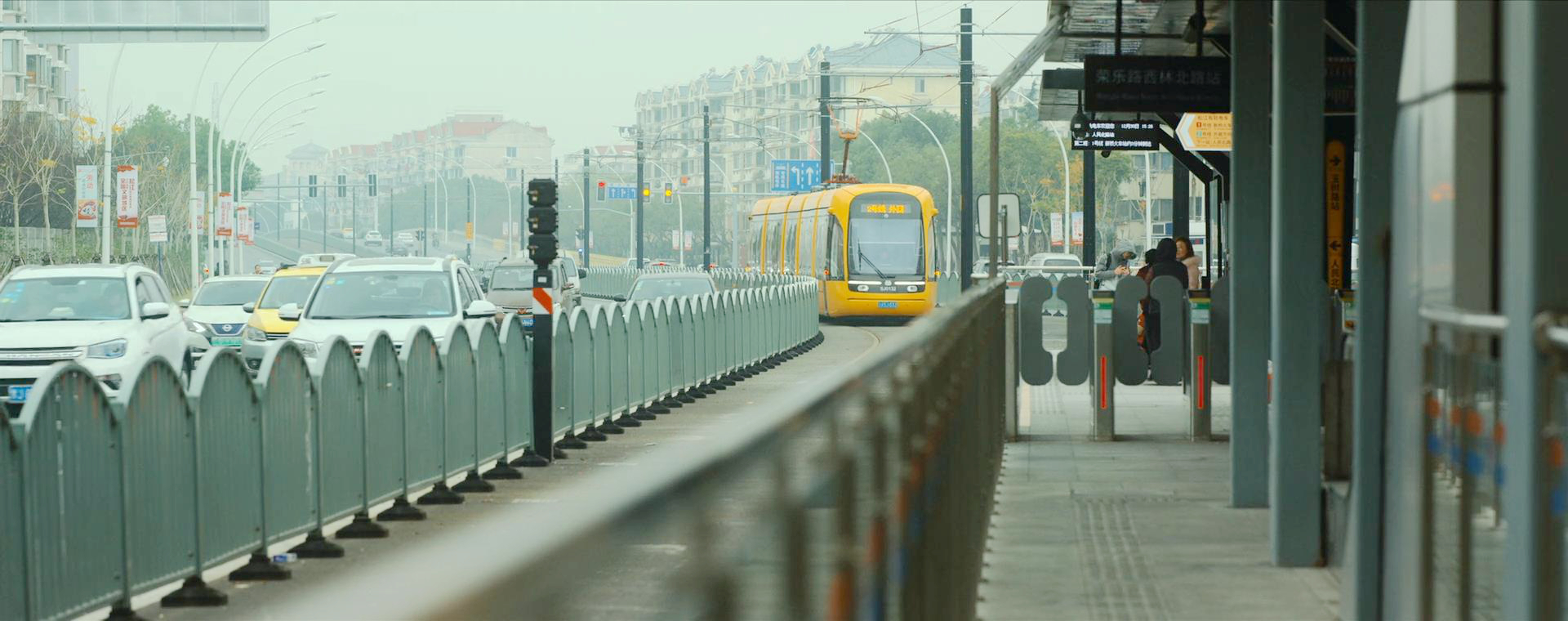 陈小萌跟踪曾九蓉