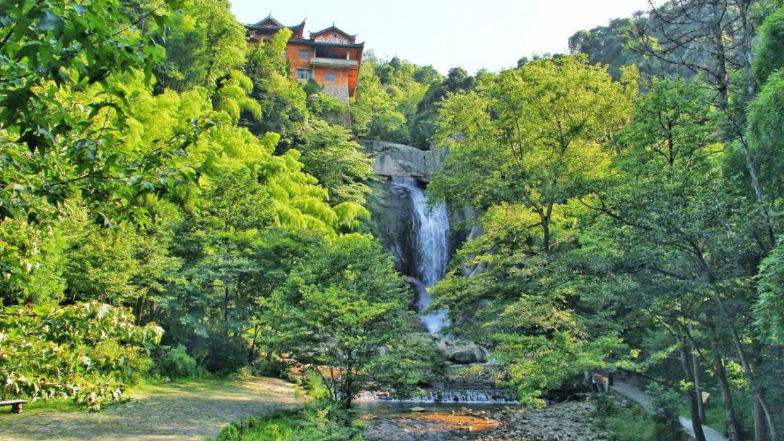 石梁飞瀑