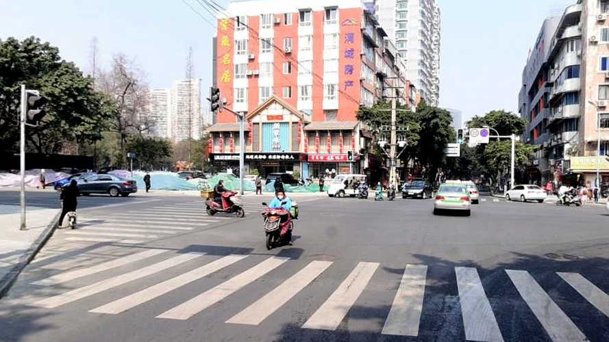 玉双路与望平街交叉口