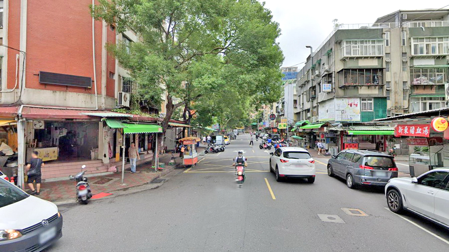 新东街与新东街20巷交叉口