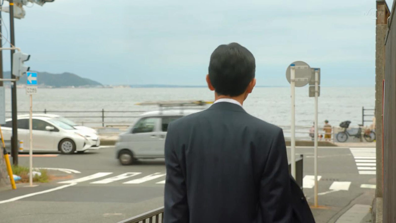 五郎向海走去