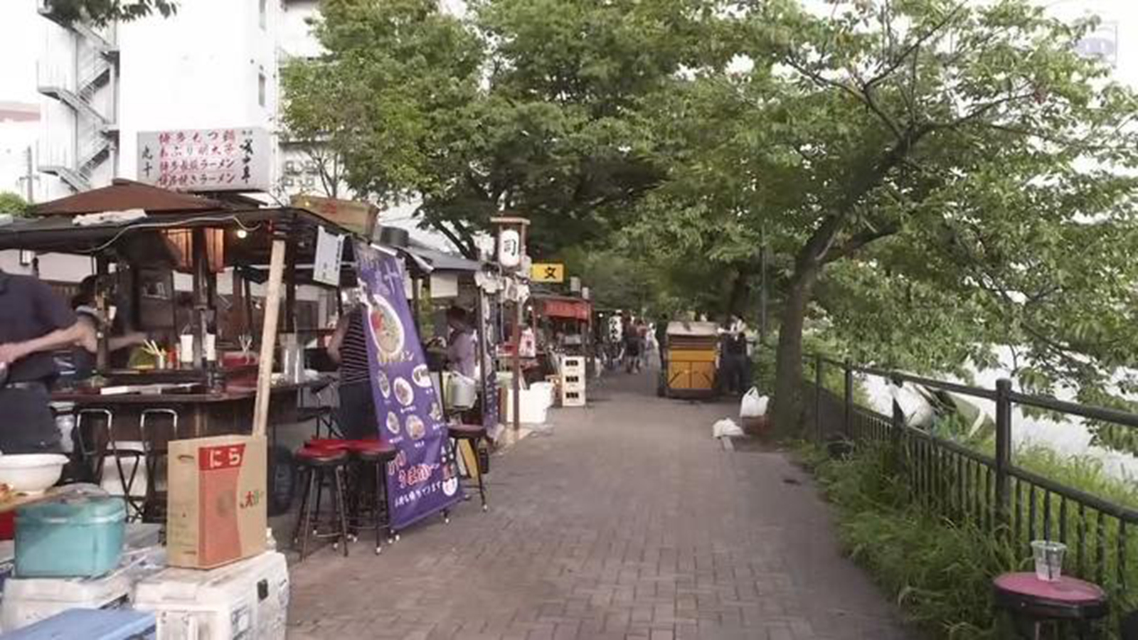 五郎逛大排档