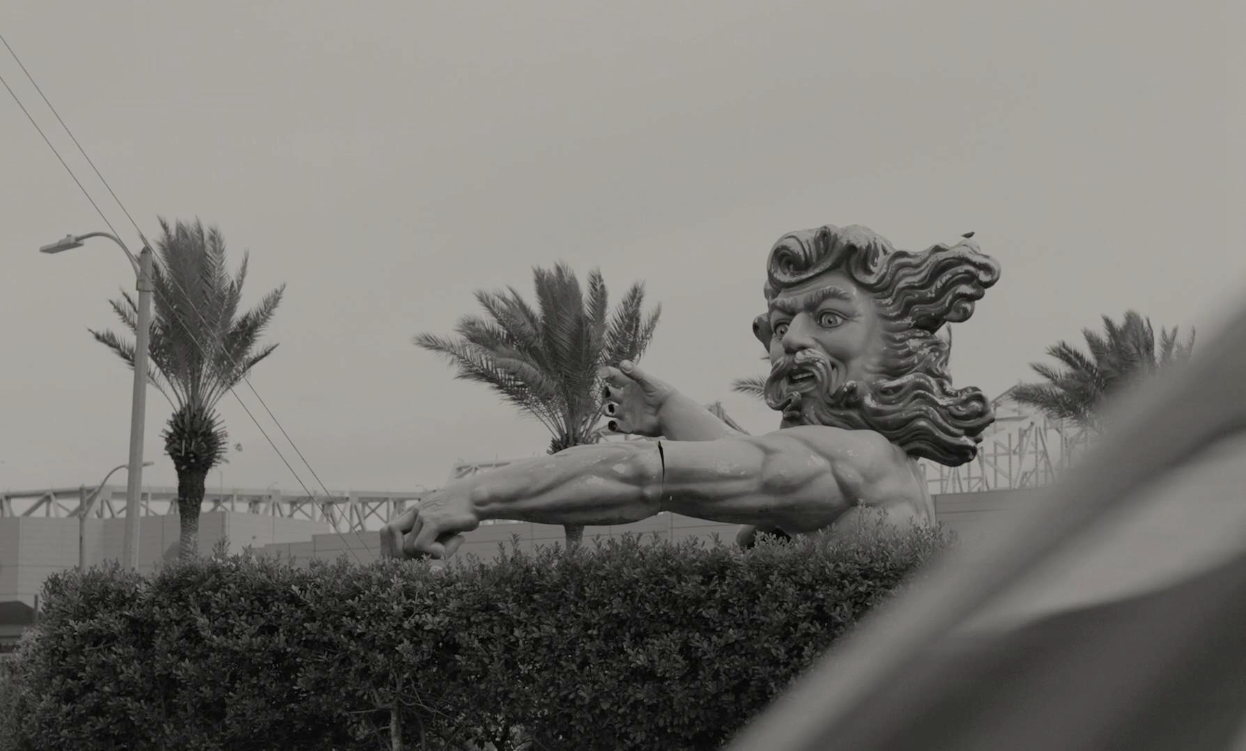 海王雕像