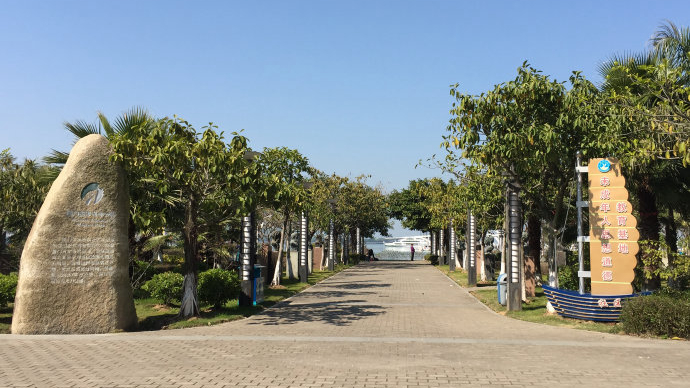 五缘湾名人雕塑广场