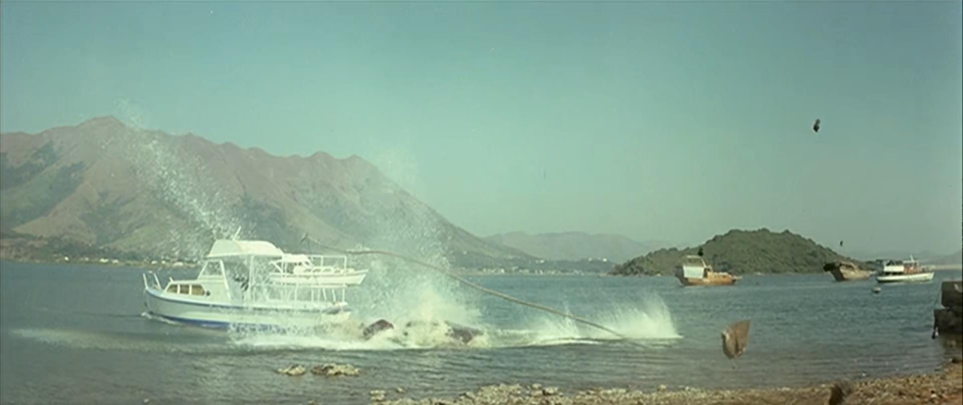 白手套坠海