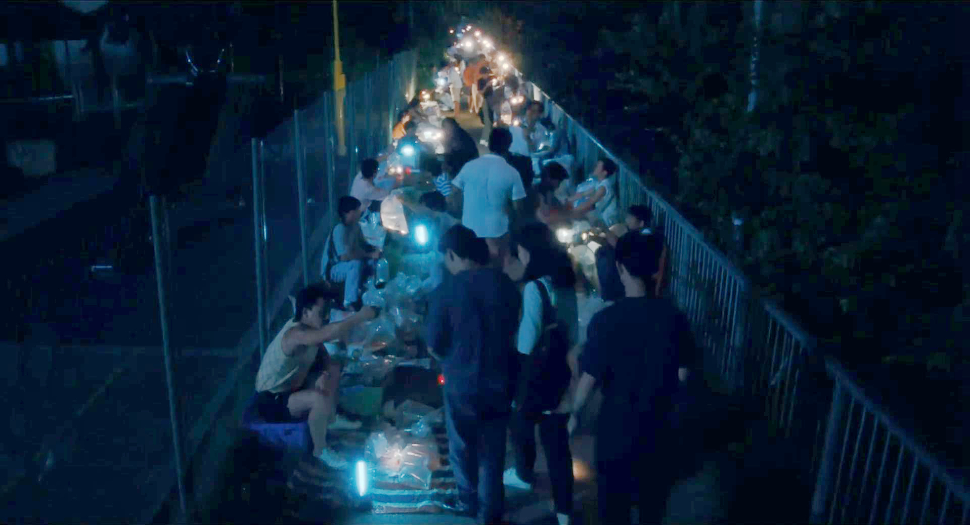 阿敏阿杰逛夜市