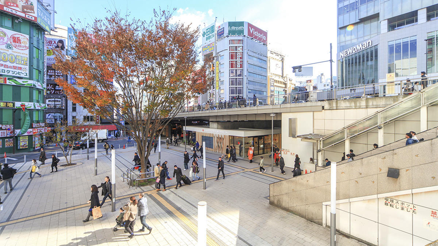 新宿站东南口广场
