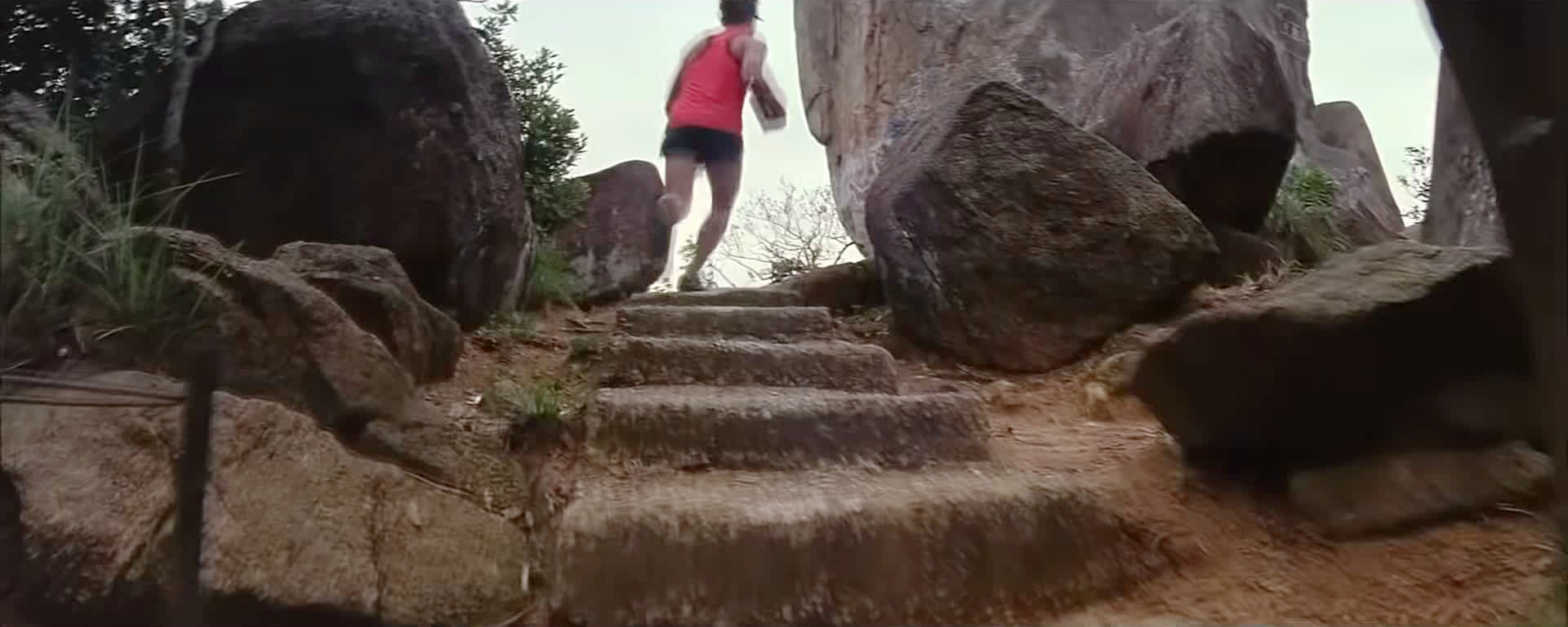 项链变矿泉水