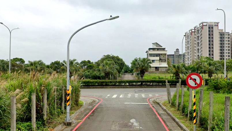 学六街与园学路交叉口