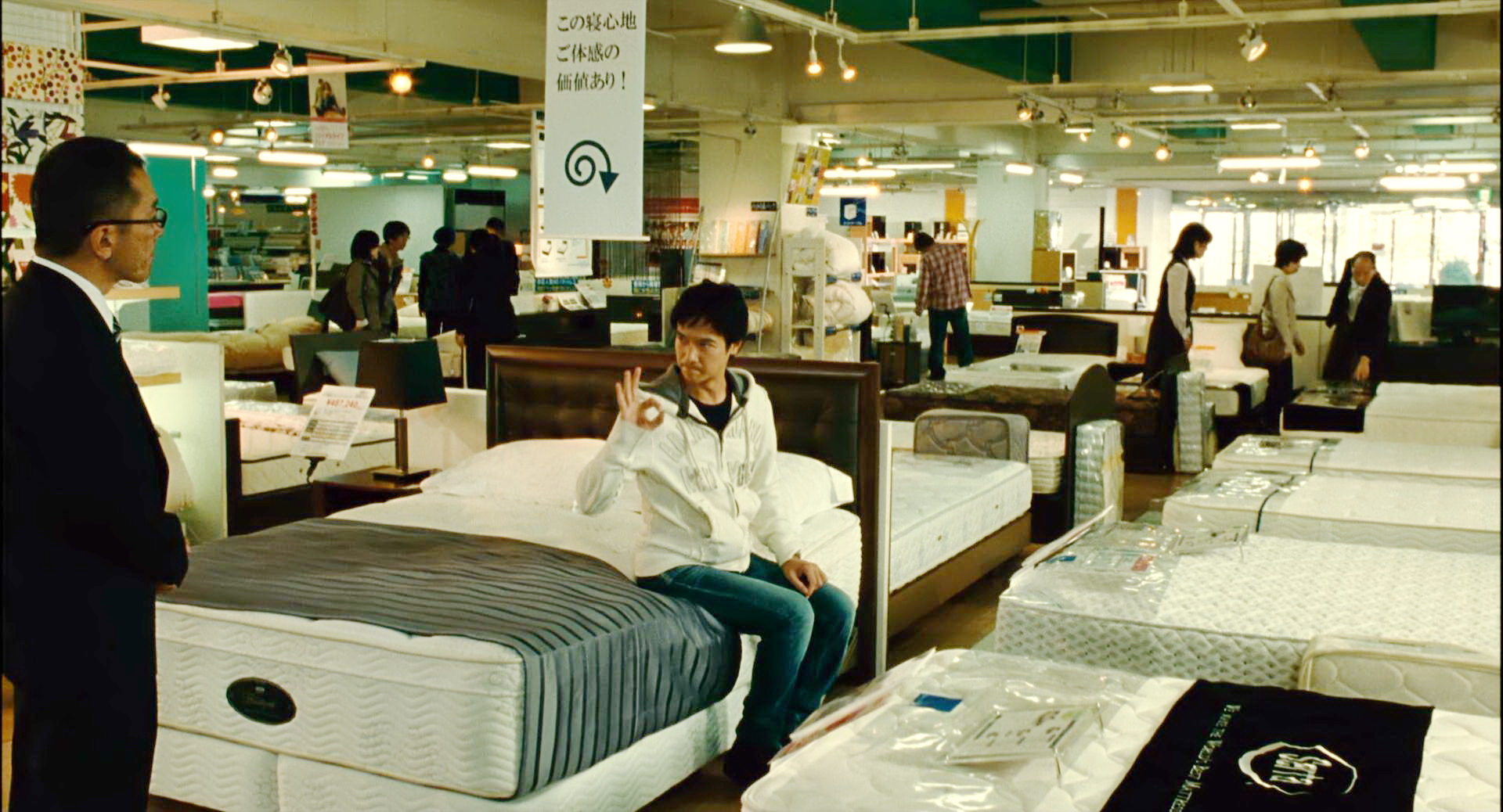 樱井给新房选家具