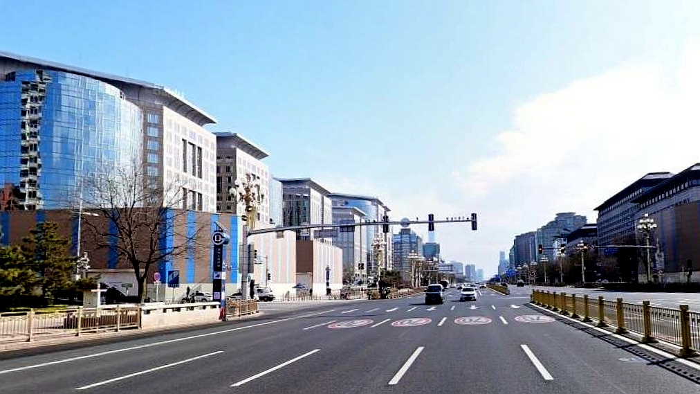 东长安街与王府井大街交叉口