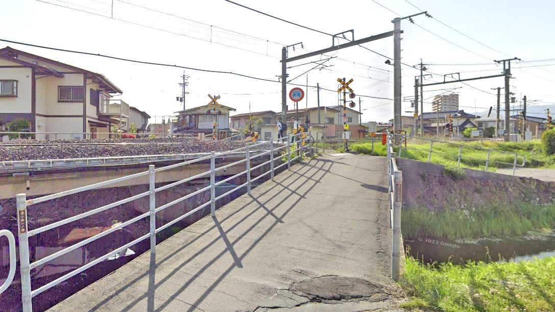 平温泉附近铁路道口