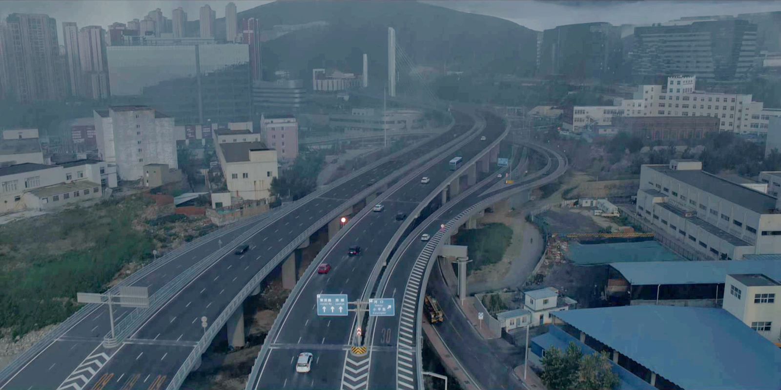 景岚前往机场的公路