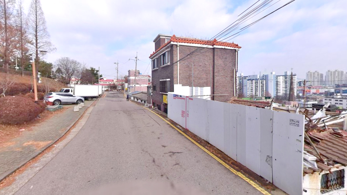 松现公园路与安松路103号街交叉口