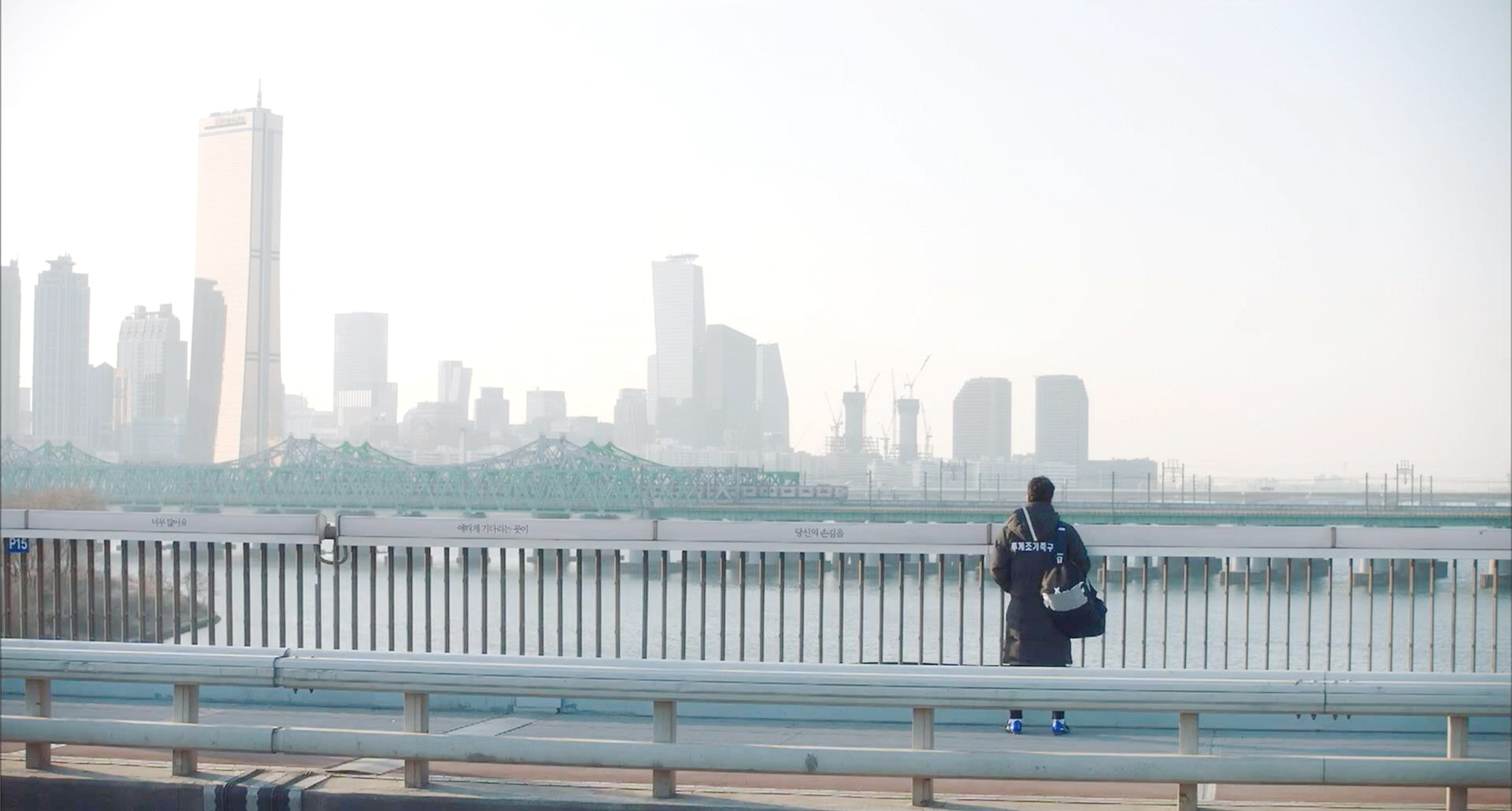东勋想跳桥