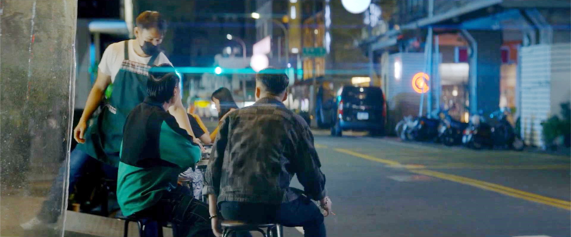 监视发廊的位置