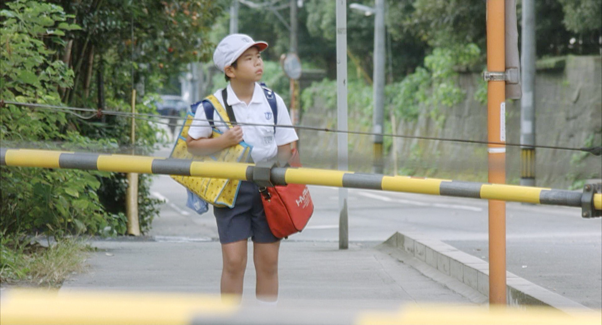 航一上学路上的铁道口