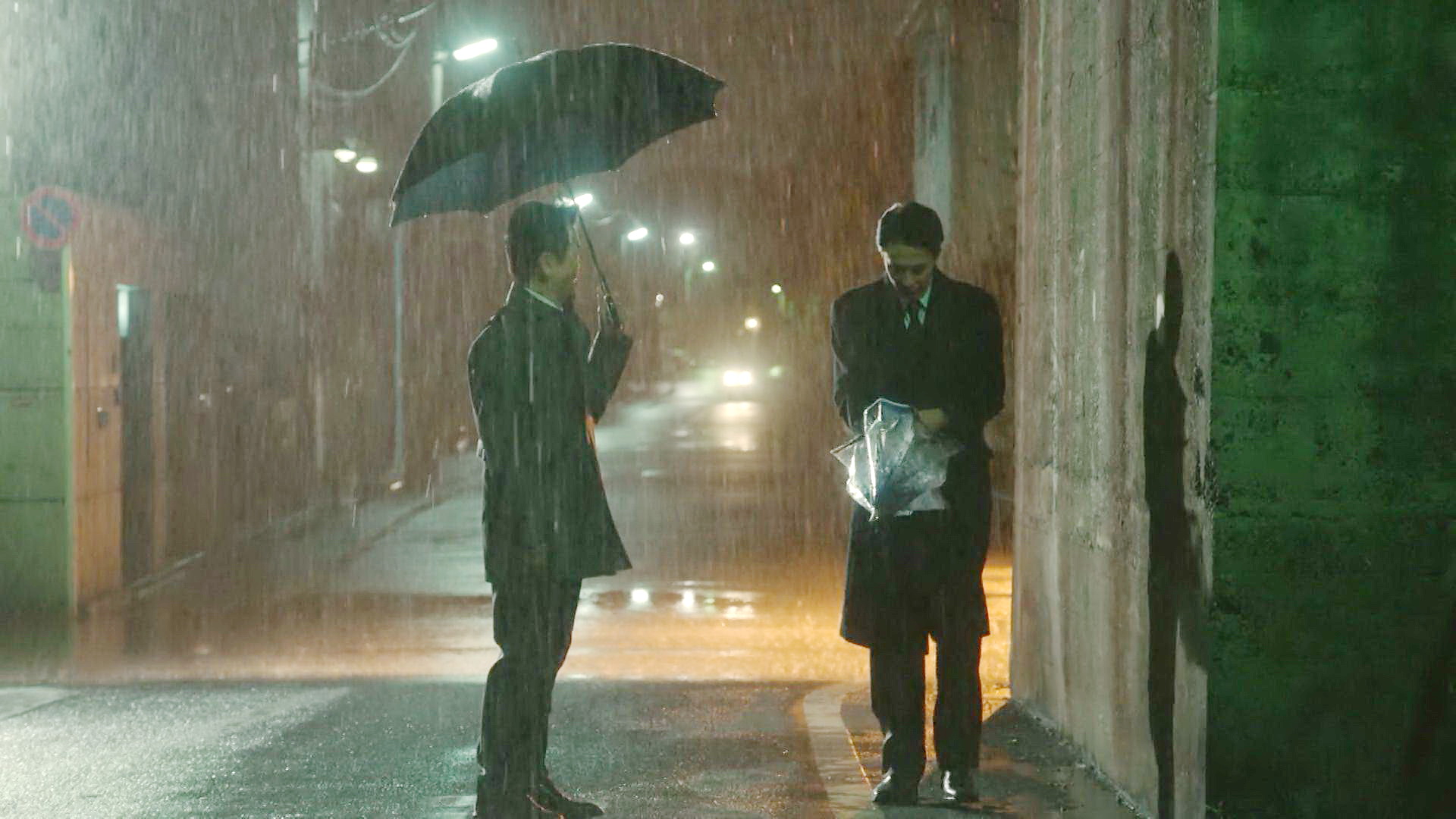 大菅警官桥下避雨