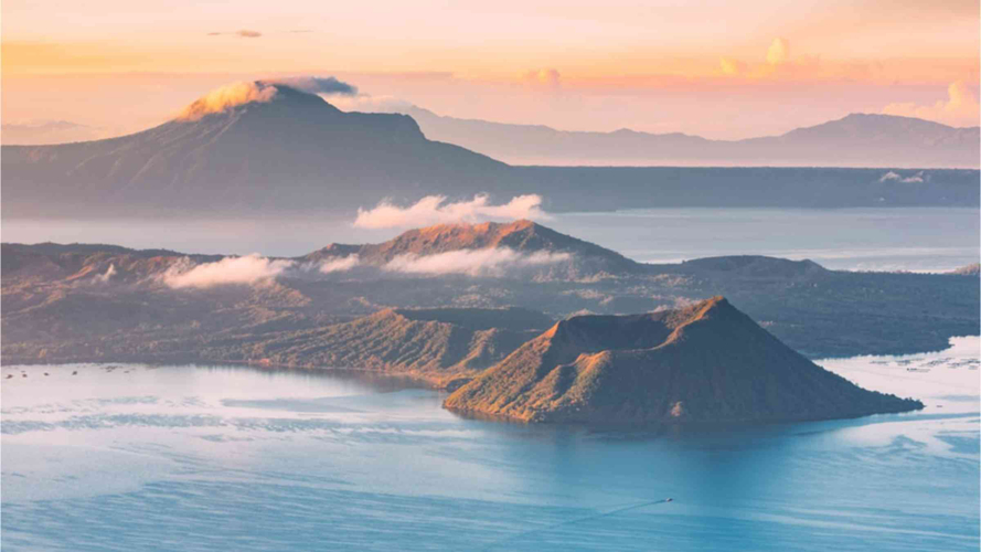 塔阿尔火山