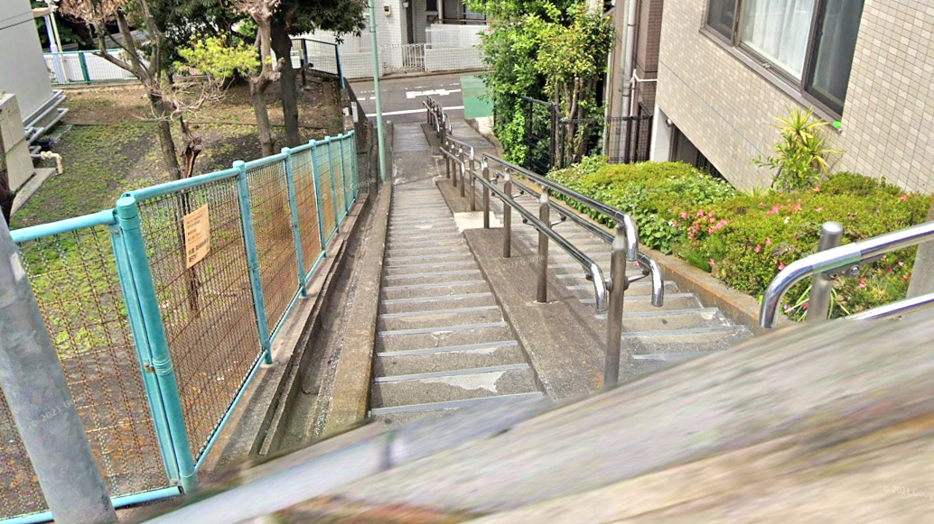 北品川6丁目3番台阶