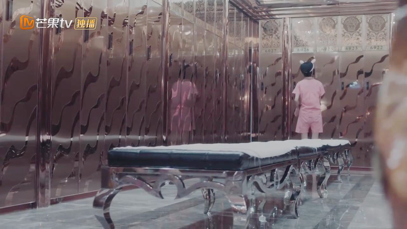 李进步穿越的浴场