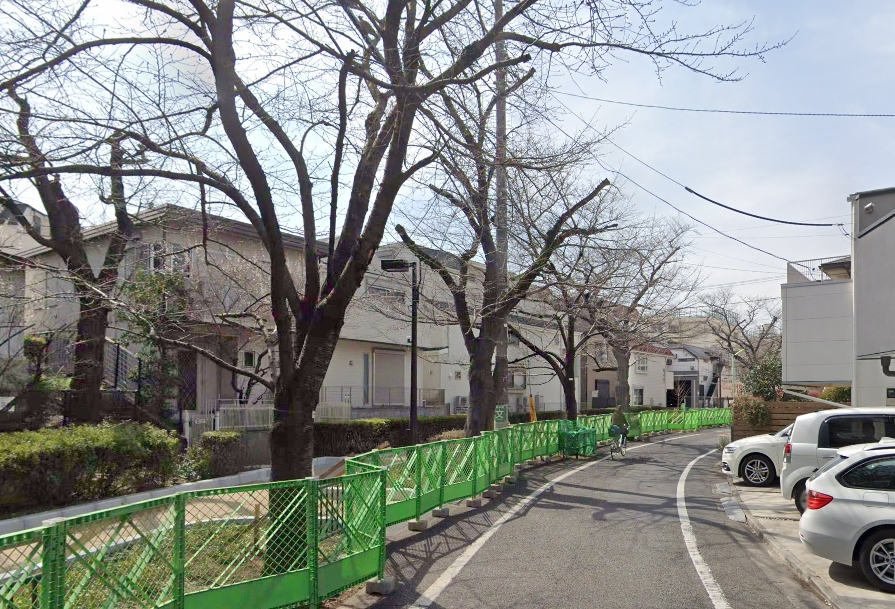 驹繋神社附近的蛇崩川绿道