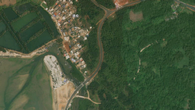 海南环岛旅游公路道伦村段