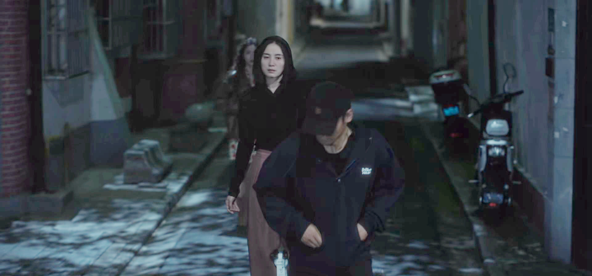 铁梅跟踪变态