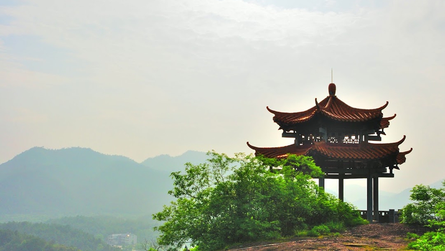 龙虎山庄登山步道